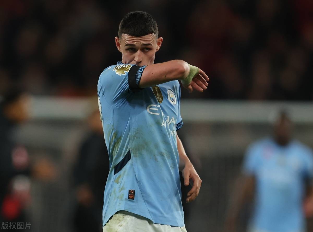 包含曼城客场惜败，前四席位或告别的词条