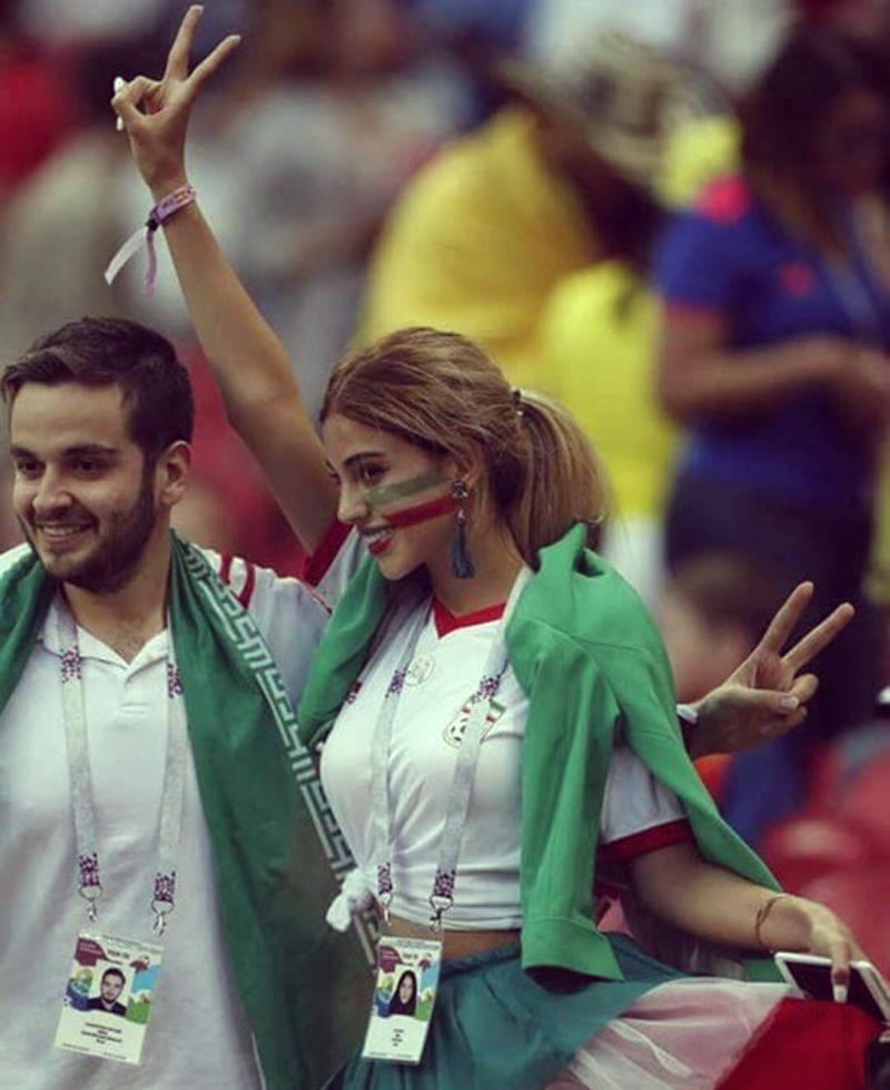 伊朗球员奉献精彩表现,球迷欢呼喝彩的简单介绍 伊朗球员奉献精彩表现,球迷欢呼喝彩的简单介绍