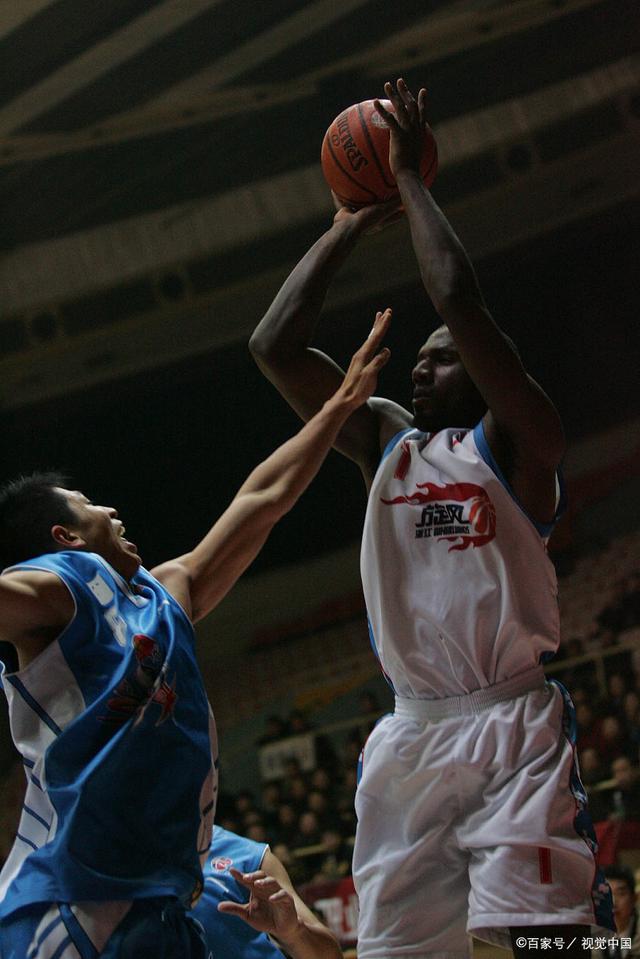 老鹰队客场惨败惜败止步首轮 老鹰队客场惨败惜败止步首轮