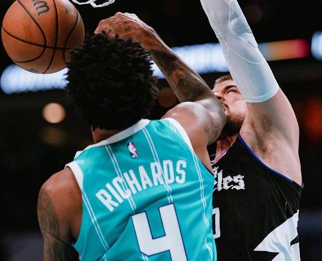 快船遭遇失利,乔治血拼砍下分的简单介绍 快船遭遇失利,乔治血拼砍下分的简单介绍