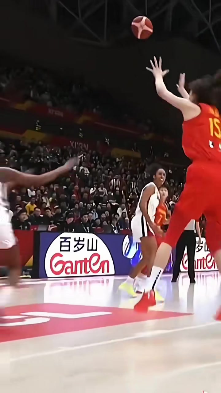 法国队绝杀中国队,许昕点燃赛场 法国队绝杀中国队,许昕点燃赛场