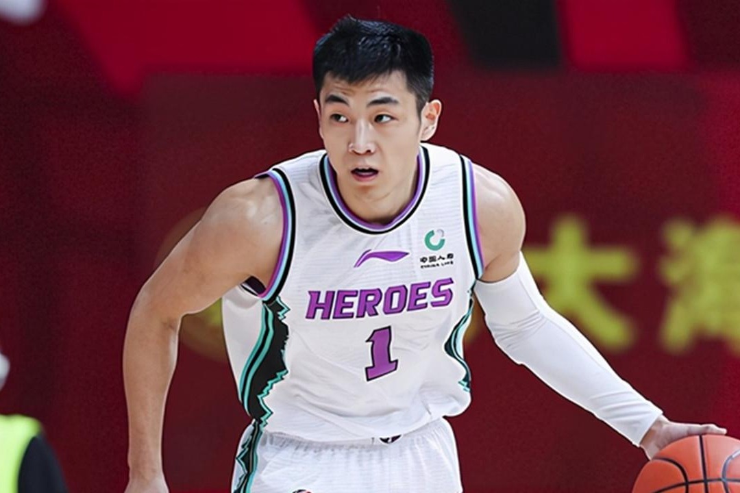 辽宁队横扫雄鹿，高诗岩高光表现