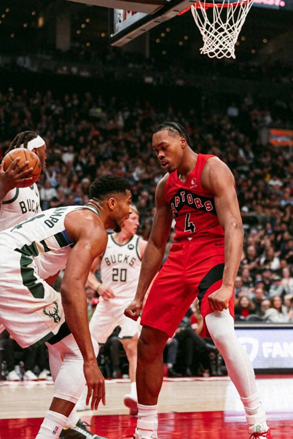 雄鹿翻盘猛龙，福克斯高光表现