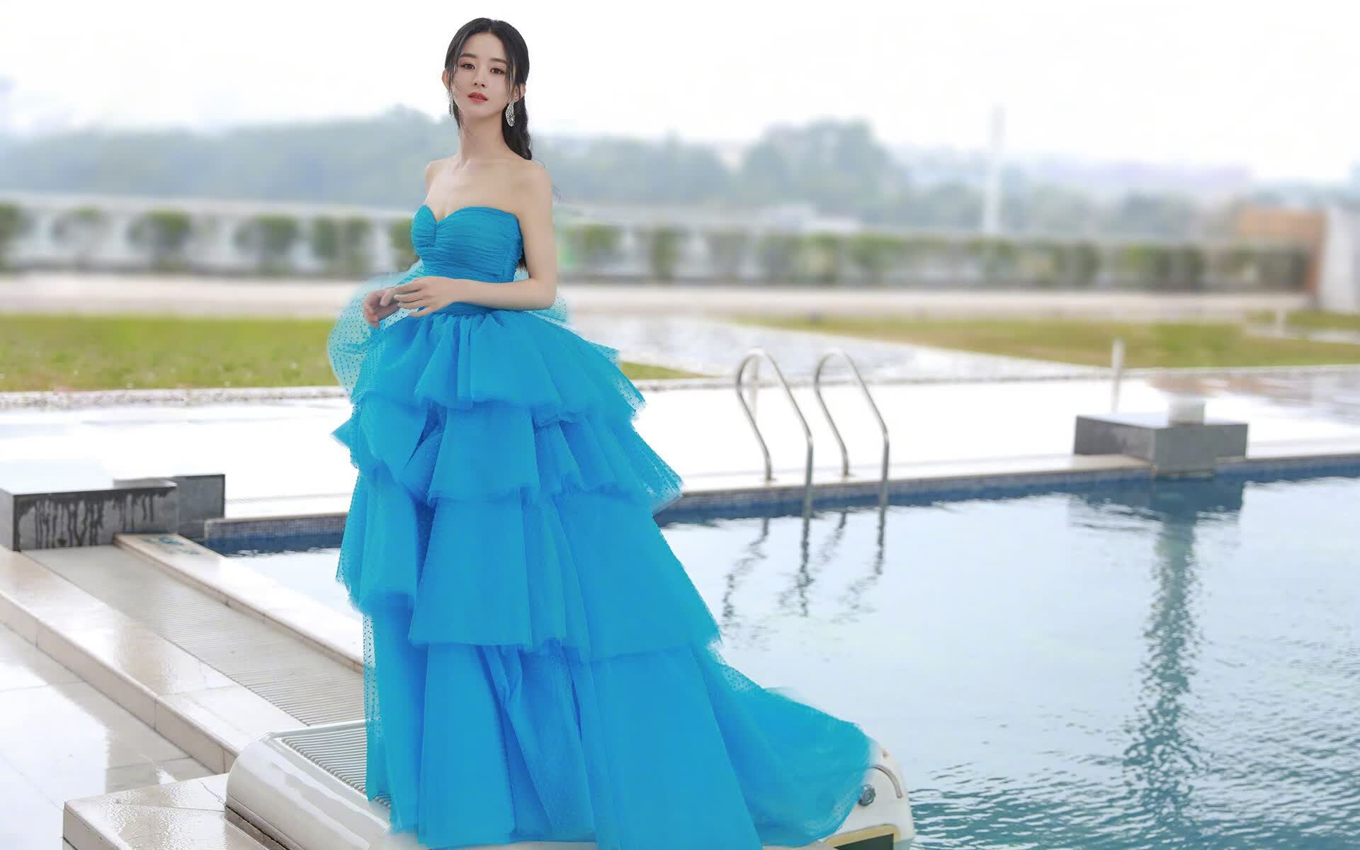 那不勒斯轻取皇马之夜，C罗在英超的孤胆救赎—一个足球平行宇宙的见证